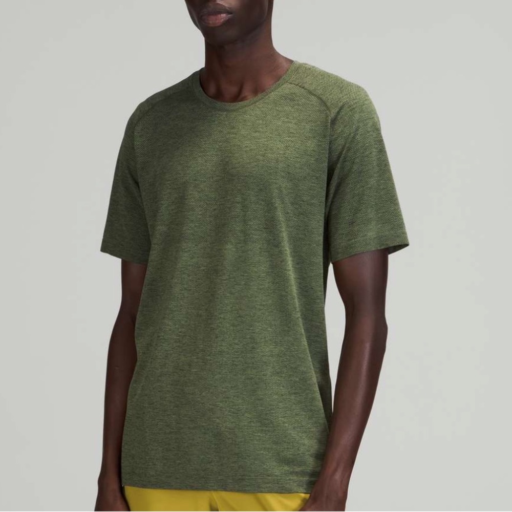 Lululemon metal vent t shirt medium